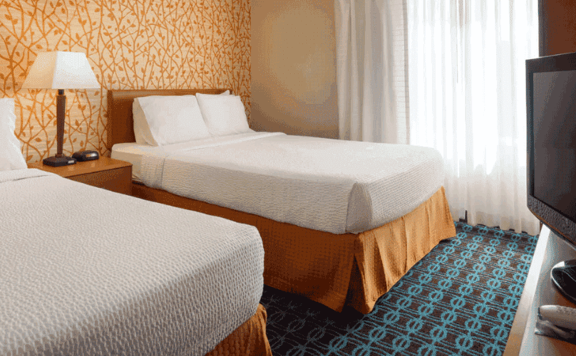queen bed room suite